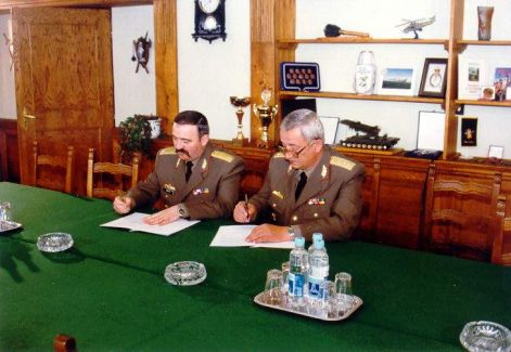 hadosztalyparancsnoki_atadas-atvetel_1997..jpg
